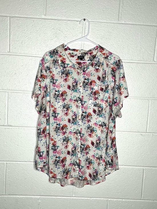 torrid Tops - < Torrid Goth Floral/Skeleton Pattern Short Sleeve Button Down Top >